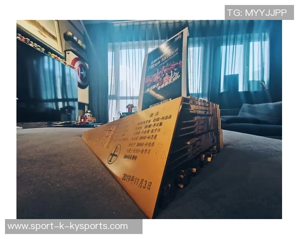 吾米提江：奖杯见证奋斗历程为本赛季联赛画上圆满句号