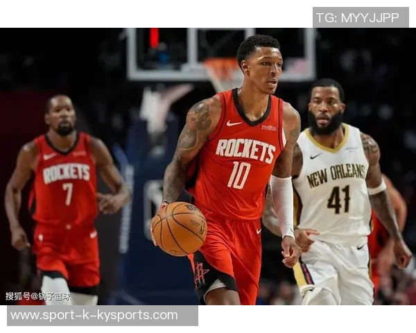 火箭队进攻火力全开但防守漏洞频现能否实现双赢局面