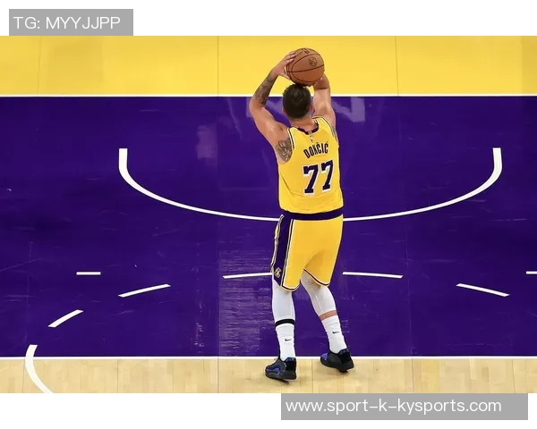 文班明天对湖人出战成疑若身体状况良好将有望参赛 文班明天对湖人出战成疑若身体状况良好将有望参赛