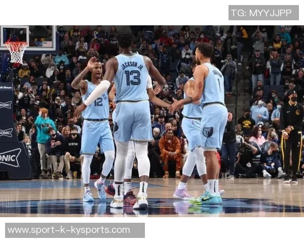 美职篮新赛季西部竞争加剧雷霆卫冕之路挑战重重群雄逐鹿再添悬念 美职篮新赛季西部竞争加剧雷霆卫冕之路挑战重重群雄逐鹿再添悬念