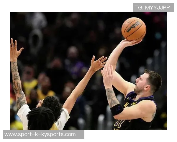 弗莱对艾顿发声：学习莱夫利和东契奇的传球技巧提升自己